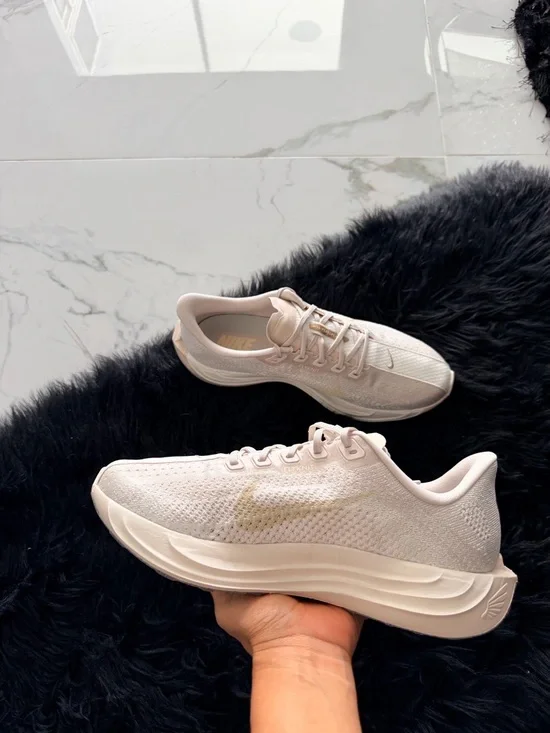 Nike Pegasus Plus - Picture 6 of 10